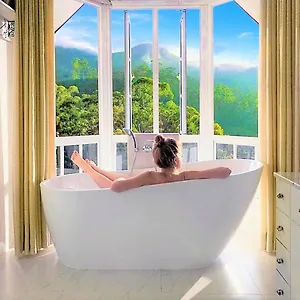 Luxe Wilderness Villa Nuwara Eliya